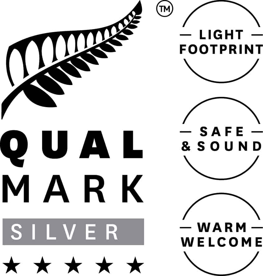 stacked qualmark 5 star silver sustainable tourism business award logo